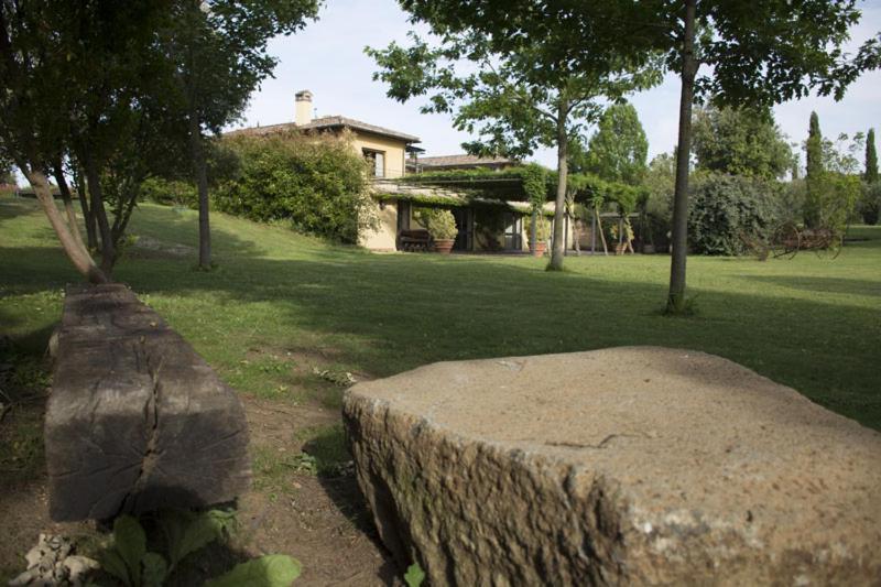 Agriturismo Scuderie Della Contea Sutri Exterior foto